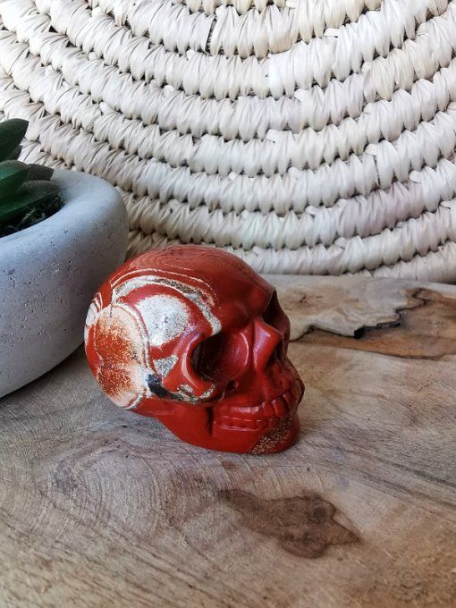 Crâne en jaspe rouge